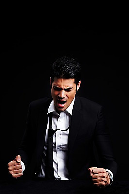 포토 JPG 스튜디오촬영 외국인 해외기획촬영 2012년태국 남자 맨라이프 비즈니스 검은배경 스트레스 실내 한명 사람 정장 상반신 성인 앞모습 30대 비즈니스라이프 눈감음 외침 주먹 직장인 비즈니스맨 괴로움 성인남자한명만 장년만 장년남자만 장년남자한명만 국내포토 직업 1 라이프스타일 옷 감정 뷰포인트 백그라운드 모션 인종 내부 장년 검은색 소리 남자만 남자한명만 성인남자만 성인만 파일형식