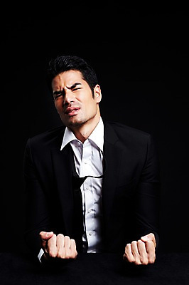 포토 JPG 스튜디오촬영 외국인 해외기획촬영 2012년태국 남자 맨라이프 비즈니스 검은배경 스트레스 실내 한명 사람 정장 상반신 성인 앞모습 30대 비즈니스라이프 주먹 직장인 비즈니스맨 찡그림 괴로움 성인남자한명만 장년만 장년남자만 장년남자한명만 국내포토 직업 1 라이프스타일 옷 감정 뷰포인트 백그라운드 모션 표정 인종 내부 장년 검은색 남자만 남자한명만 성인남자만 성인만 파일형식