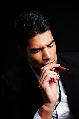 포토 JPG 스튜디오촬영 외국인 해외기획촬영 2012년태국 남자 맨라이프 비즈니스 검은배경 스트레스 흡연 담배 실내 한명 들기 사람 정장 상반신 성인 앞모습 30대 비즈니스라이프 눈감음 직장인 비즈니스맨 물기 괴로움 성인남자한명만 장년만 장년남자만 장년남자한명만 국내포토 직업 1 라이프스타일 옷 감정 뷰포인트 백그라운드 모션 인종 내부 장년 검은색 남자만 남자한명만 성인남자만 성인만 파일형식