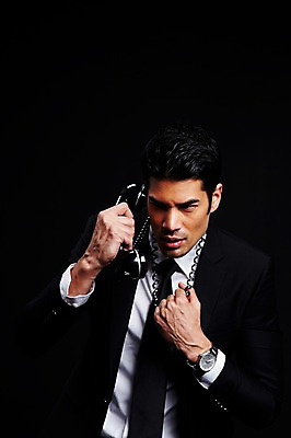 포토 JPG 스튜디오촬영 외국인 해외기획촬영 2012년태국 남자 맨라이프 비즈니스 검은배경 스트레스 실내 한명 들기 사람 정장 상반신 성인 앞모습 30대 비즈니스라이프 직장인 비즈니스맨 전화기 수화기 괴로움 통화 성인남자한명만 장년만 장년남자만 장년남자한명만 국내포토 직업 1 라이프스타일 옷 감정 뷰포인트 백그라운드 모션 인종 내부 장년 검은색 남자만 남자한명만 성인남자만 성인만 파일형식