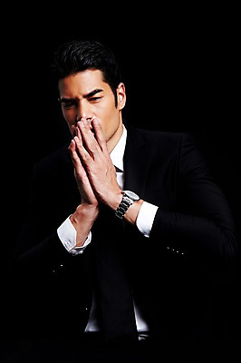 포토 JPG 스튜디오촬영 외국인 해외기획촬영 2012년태국 남자 맨라이프 비즈니스 검은배경 스트레스 실내 한명 사람 정장 상반신 성인 앞모습 30대 비즈니스라이프 직장인 비즈니스맨 괴로움 성인남자한명만 장년만 장년남자만 장년남자한명만 국내포토 직업 1 라이프스타일 옷 감정 뷰포인트 백그라운드 인종 내부 장년 검은색 남자만 남자한명만 성인남자만 성인만 파일형식