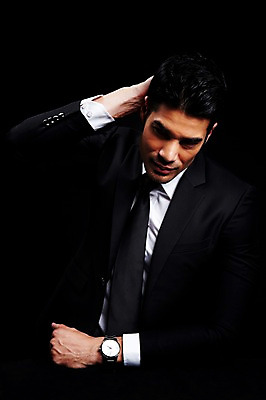 포토 JPG 스튜디오촬영 외국인 해외기획촬영 2012년태국 남자 맨라이프 비즈니스 검은배경 스트레스 실내 한명 사람 정장 상반신 성인 앞모습 30대 비즈니스라이프 직장인 비즈니스맨 괴로움 성인남자한명만 장년만 장년남자만 장년남자한명만 국내포토 직업 1 라이프스타일 옷 감정 뷰포인트 백그라운드 인종 내부 장년 검은색 남자만 남자한명만 성인남자만 성인만 파일형식