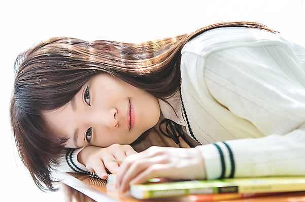 포토 JPG 학생 여학생 여자 교육 교복 엎드리기 교실 학교 청소년 여고생 고등학생 수업 교재 실내 한명 사람 동양인 상반신 옆모습 아웃포커스 10대 책 연필 스쿨라이프 십대라이프스타일 공책 한국인 책상 십대여자한명만 국내포토 1 라이프스타일 옷 뷰포인트 가구 모션 문구용품 학용품 촬영기법 인종 내부 필기구 여자한명만 십대여자만 파일형식