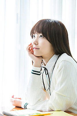 포토 JPG 학생 응시 여학생 여자 교육 교복 교실 학교 청소년 여고생 고등학생 수업 교재 실내 한명 사람 앉기 동양인 상반신 옆모습 10대 책 연필 스쿨라이프 십대라이프스타일 공책 턱괴기 한국인 책상 십대여자한명만 국내포토 1 라이프스타일 시선 옷 뷰포인트 가구 모션 문구용품 학용품 인종 내부 필기구 여자한명만 십대여자만 파일형식