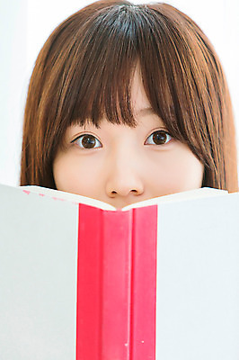 포토 JPG 학생 여학생 여자 교육 얼굴 청소년 여고생 고등학생 실내 한명 사람 동양인 신체부위 10대 책 독서 스쿨라이프 십대라이프스타일 한국인 가림 십대여자한명만 국내포토 1 라이프스타일 학교 모션 인종 내부 여자한명만 십대여자만 파일형식