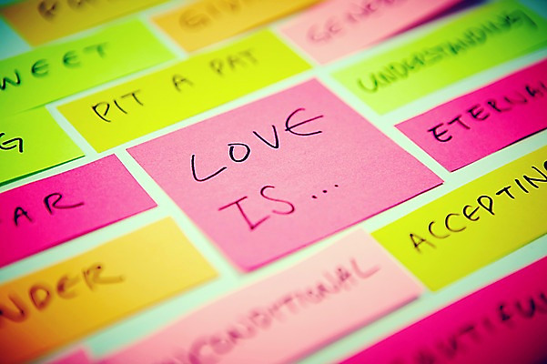 포토 JPG 스튜디오촬영 문자 알파벳 영어 백그라운드 대문자 실내 사랑 근접촬영 사람없음 아웃포커스 단어 메모지 포스트잇 국내포토 감정 뷰포인트 촬영기법 내부 사무용품 파일형식