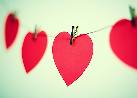 포토 JPG 스튜디오촬영 모양 문양 줄 백그라운드 무늬 실내 집게 사랑 근접촬영 사람없음 아웃포커스 하트 국내포토 감정 뷰포인트 촬영기법 내부 파일형식