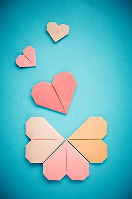 포토 JPG 스튜디오촬영 모양 문양 백그라운드 무늬 실내 사랑 근접촬영 사람없음 하트 클로버 종이접기 색종이 국내포토 감정 종이 뷰포인트 내부 접기 파일형식