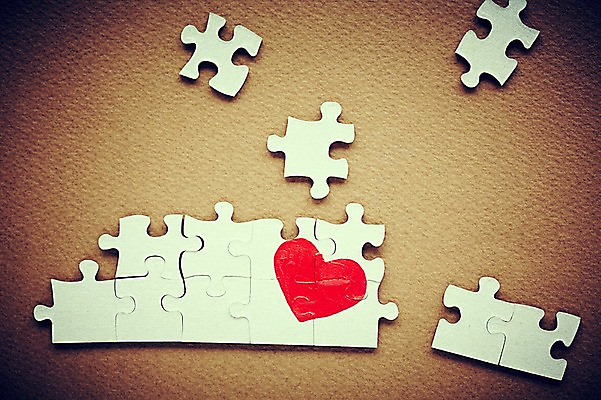 포토 JPG 스튜디오촬영 모양 문양 조각 백그라운드 무늬 실내 사랑 근접촬영 사람없음 하트 퍼즐 퍼즐조각 국내포토 감정 뷰포인트 내부 파일형식