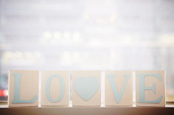 포토 JPG 스튜디오촬영 모양 문양 알파벳 영어 백그라운드 무늬 창문 대문자 실내 사랑 근접촬영 사람없음 아웃포커스 단어 하트 국내포토 문자 감정 뷰포인트 촬영기법 내부 파일형식