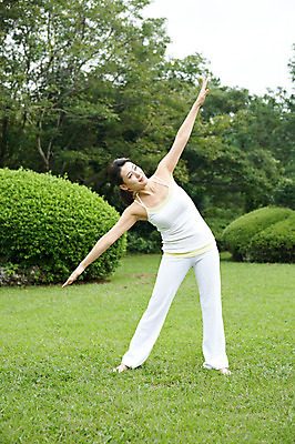 포토 JPG 주간 전신 나무 식물 우먼라이프 라이프스타일 여자 여유 포즈 몸매관리 요가 팔벌리기 휴식 한국 건강 한명 서기 사람 동양인 잔디 성인 야외 운동복 운동 제주도 건강관리 스트레칭 한국인 요가자세 풀 상쾌 여자만 여자한명만 성인여자만 성인만 국내포토 자연요소 1 웰빙 옷 감정 아시아 컨셉 다이어트 모션 관리 인종 생활 파일형식