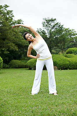 포토 JPG 주간 전신 나무 식물 우먼라이프 라이프스타일 여자 여유 포즈 몸매관리 요가 휴식 한국 건강 한명 서기 웃음 사람 동양인 잔디 성인 야외 운동복 운동 제주도 손들기 건강관리 스트레칭 한국인 요가자세 풀 상쾌 여자만 여자한명만 성인여자만 성인만 국내포토 자연요소 1 웰빙 옷 감정 아시아 컨셉 다이어트 모션 표정 관리 인종 생활 파일형식