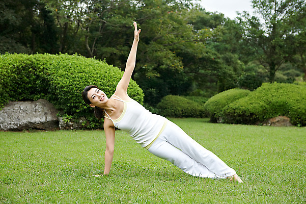 포토 JPG 주간 전신 나무 식물 우먼라이프 라이프스타일 여자 여유 포즈 몸매관리 요가 휴식 한국 건강 한명 사람 동양인 잔디 성인 야외 운동복 운동 제주도 손들기 건강관리 기댐 스트레칭 한국인 요가자세 풀 상쾌 여자만 여자한명만 성인여자만 성인만 국내포토 자연요소 1 웰빙 옷 감정 아시아 컨셉 다이어트 모션 관리 인종 생활 파일형식