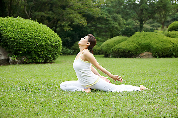 포토 JPG 주간 전신 나무 식물 우먼라이프 라이프스타일 여자 여유 포즈 몸매관리 요가 휴식 한국 건강 한명 사람 앉기 동양인 잔디 성인 야외 옆모습 운동복 운동 제주도 건강관리 스트레칭 한국인 요가자세 풀 상쾌 여자만 여자한명만 성인여자만 성인만 국내포토 자연요소 1 웰빙 옷 감정 아시아 뷰포인트 컨셉 다이어트 모션 관리 인종 생활 파일형식
