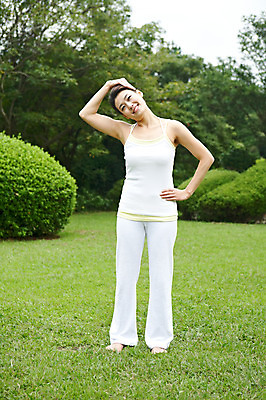 포토 JPG 주간 전신 나무 식물 우먼라이프 라이프스타일 여자 여유 포즈 몸매관리 요가 휴식 한국 건강 한명 서기 웃음 사람 동양인 잔디 성인 야외 운동복 운동 제주도 손들기 건강관리 스트레칭 한국인 요가자세 풀 상쾌 여자만 여자한명만 성인여자만 성인만 국내포토 자연요소 1 웰빙 옷 감정 아시아 컨셉 다이어트 모션 표정 관리 인종 생활 파일형식