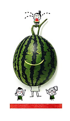 전신 PSD 편집 편집이미지 여자 어린이 백그라운드 포크 과일 포토일러 수박 합성일러스트 서기 사람 소녀 세명 먹기 디지털합성 편집일러스트 여자만 어린이만 소녀만 이미지편집 식기 모션 파일형식