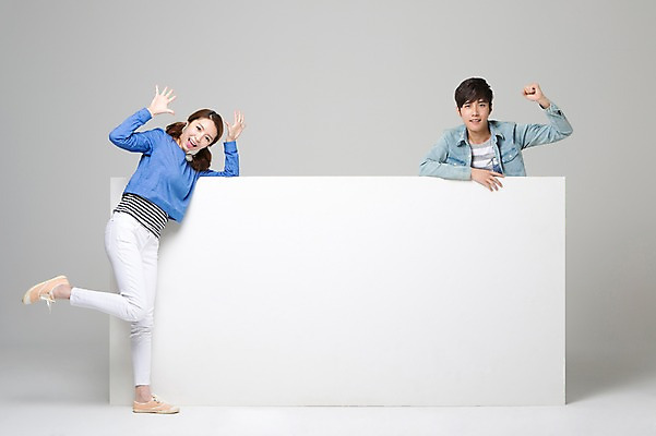 포토 JPG 스튜디오촬영 전신 학생 배너 커플 여자 남자 대학생 모션 프레임 함께함 광고판 실내 사랑 서기 웃음 사람 동양인 손짓 상반신 20대 성인 두명 앞모습 캐주얼 파이팅 다정 주먹 한국인 알림 신학기 신입생 청년만 성인만 국내포토 옷 감정 뷰포인트 컨셉 관계 알림판 표정 인종 청년 내부 판 파일형식