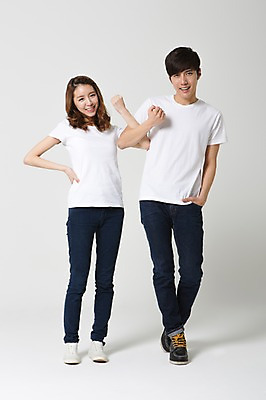 포토 JPG 스튜디오촬영 전신 학생 커플 여자 남자 대학생 모션 함께함 실내 사랑 서기 웃음 사람 동양인 20대 성인 두명 앞모습 캐주얼 팔짱 다정 한국인 신학기 신입생 커플룩 청년만 성인만 국내포토 옷 감정 뷰포인트 컨셉 관계 표정 인종 청년 내부 파일형식