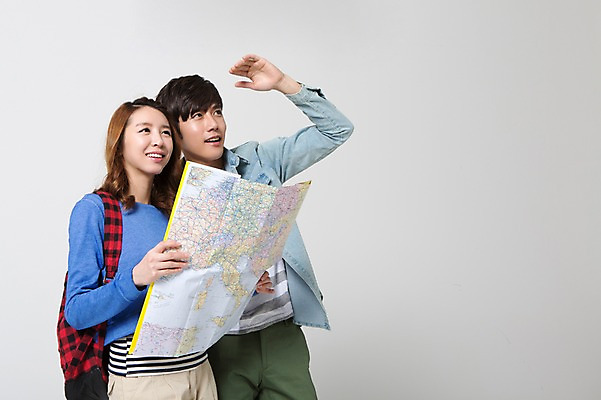 포토 JPG 스튜디오촬영 학생 커플 응시 여자 남자 여유 대학생 여행 지도 가방 배낭 실내 웃음 들기 사람 동양인 손짓 상반신 20대 성인 두명 캐주얼 한국인 자유 관찰 배낭여행 신학기 신입생 여행지도 청년만 성인만 국내포토 시선 잡화 옷 감정 컨셉 관계 모션 표정 인종 청년 내부 파일형식