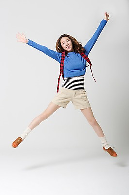 포토 JPG 스튜디오촬영 전신 학생 여자 여유 대학생 여행 가방 배낭 팔벌리기 실내 한명 서기 웃음 사람 동양인 20대 성인 앞모습 캐주얼 점프 한국인 자유 배낭여행 신학기 신입생 안식처 여자만 여자한명만 성인여자만 청년만 청년여자만 성인한명만 청년여자한명만 성인여자한명만 성인만 국내포토 1 잡화 옷 감정 뷰포인트 컨셉 모션 휴식 표정 인종 청년 내부 파일형식