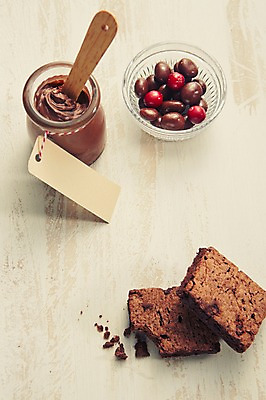 포토 JPG 스튜디오촬영 그릇 음식 빵 백그라운드 디저트 실내 발렌타인데이 근접촬영 사람없음 초콜릿 달콤 병 주걱 초코볼 브라우니 믹싱볼 국내포토 식기 뷰포인트 데이이벤트 주방용품 내부 맛 파일형식