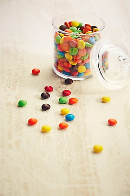 포토 JPG 스튜디오촬영 음식 백그라운드 디저트 실내 발렌타인데이 근접촬영 사람없음 아웃포커스 초콜릿 뚜껑 달콤 병 담기 초코볼 국내포토 식기 뷰포인트 모션 데이이벤트 촬영기법 내부 맛 파일형식