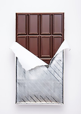 포토 JPG 스튜디오촬영 음식 백그라운드 포장 디저트 실내 발렌타인데이 근접촬영 사람없음 초콜릿 달콤 은박지 찢어짐 국내포토 뷰포인트 모션 데이이벤트 내부 맛 파일형식