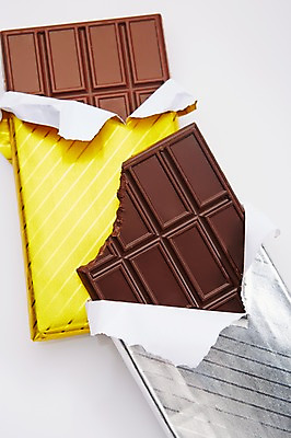 포토 JPG 스튜디오촬영 음식 백그라운드 포장 디저트 실내 발렌타인데이 근접촬영 사람없음 초콜릿 달콤 은박지 찢어짐 국내포토 뷰포인트 모션 데이이벤트 내부 맛 파일형식