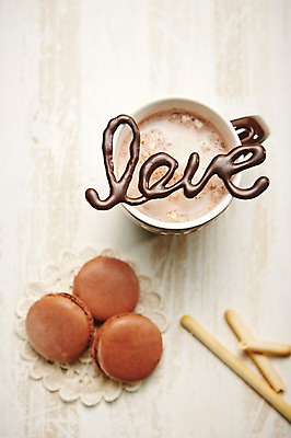 포토 JPG 스튜디오촬영 알파벳 영어 음식 빵 백그라운드 디저트 실내 발렌타인데이 근접촬영 사람없음 아웃포커스 컵 단어 초콜릿 머그컵 막대기 달콤 코코아 마카롱 막대과자 국내포토 문자 식기 음료 뷰포인트 데이이벤트 촬영기법 내부 과자 맛 파일형식