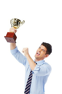 포토 JPG 스튜디오촬영 서양인 외국인 백인 해외기획촬영 2012년태국 남자 비즈니스 모션 실내 한명 웃음 들기 누끼 사람 정장 상반신 성인 30대 비즈니스라이프 주먹 기쁨 우승 직장인 비즈니스맨 트로피 남자만 남자한명만 성인남자만 성인한명만 성인남자한명만 장년만 장년남자만 장년남자한명만 성인만 국내포토 직업 1 라이프스타일 옷 감정 표정 인종 내부 장년 최고 상_우승 파일형식