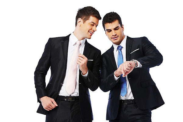 포토 JPG 스튜디오촬영 서양인 외국인 백인 해외기획촬영 응시 2012년태국 남자 시계 비즈니스 실내 웃음 누끼 사람 정장 상반신 성인 두명 앞모습 30대 시간 직장인 비즈니스맨 손목시계 동료 열정 남자만 성인남자만 장년만 장년남자만 성인만 국내포토 직업 시선 옷 감정 뷰포인트 장신구 관계 표정 인종 내부 장년 파일형식