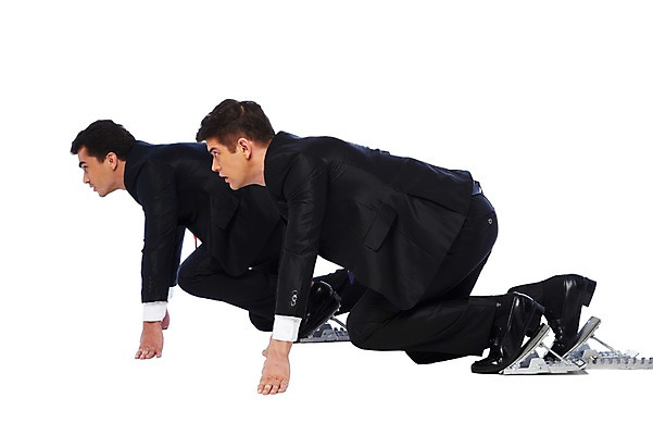 포토 JPG 스튜디오촬영 전신 서양인 외국인 백인 해외기획촬영 2012년태국 남자 엎드리기 비즈니스 모션 실내 누끼 사람 정장 성인 두명 옆모습 30대 달리기 경쟁 직장인 비즈니스맨 동료 준비 출발 열정 준비자세 스타팅블록 출발선 남자만 성인남자만 장년만 장년남자만 성인만 국내포토 직업 옷 감정 스포츠용품 뷰포인트 포즈 컨셉 관계 인종 내부 장년 파일형식