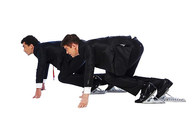 포토 JPG 스튜디오촬영 전신 서양인 외국인 백인 해외기획촬영 2012년태국 남자 엎드리기 비즈니스 모션 실내 누끼 사람 정장 성인 두명 옆모습 30대 달리기 경쟁 직장인 비즈니스맨 동료 준비 출발 열정 준비자세 스타팅블록 출발선 남자만 성인남자만 장년만 장년남자만 성인만 국내포토 직업 옷 감정 스포츠용품 뷰포인트 포즈 컨셉 관계 인종 내부 장년 파일형식