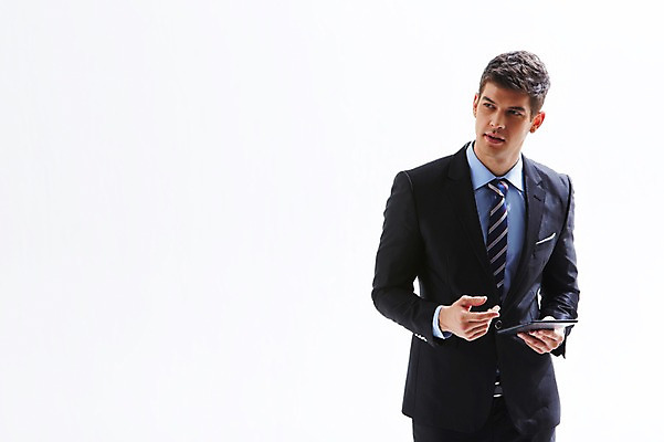 포토 JPG 스튜디오촬영 서양인 외국인 백인 해외기획촬영 응시 2012년태국 남자 비즈니스 실내 그림자 한명 들기 사람 정장 상반신 성인 앞모습 30대 태블릿 웹서핑 직장인 비즈니스맨 열정 남자만 남자한명만 성인남자만 성인한명만 성인남자한명만 장년만 장년남자만 장년남자한명만 성인만 국내포토 직업 1 시선 옷 감정 뷰포인트 모션 인종 내부 장년 전자제품 스마트기기 파일형식