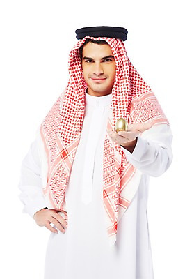 포토 JPG 스튜디오촬영 외국인 해외기획촬영 2012년태국 옷 남자 허리손 비즈니스 중동 실내 두건 한명 웃음 들기 누끼 사람 상반신 성인 앞모습 30대 금융 경제 계란 알 스카프 황금 전통의상 이슬람교 아랍 황금알 케피에 칸두라 디슈다샤 고트라 아갈 중동인 남자만 남자한명만 성인남자만 성인한명만 성인남자한명만 장년만 장년남자만 장년남자한명만 성인만 국내포토 1 전통 나라 종교 뷰포인트 포즈 모션 표정 인종 내부 장년 목도리 파일형식