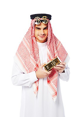 포토 JPG 스튜디오촬영 외국인 해외기획촬영 2012년태국 옷 남자 안경 비즈니스 중동 실내 두건 한명 웃음 들기 누끼 사람 상반신 성인 앞모습 30대 금융 경제 선글라스 달러 스카프 전통의상 이슬람교 아랍 금괴 케피에 칸두라 디슈다샤 고트라 아갈 중동인 남자만 남자한명만 성인남자만 성인한명만 성인남자한명만 장년만 장년남자만 장년남자한명만 성인만 국내포토 1 전통 잡화 나라 종교 뷰포인트 돈 모션 표정 인종 내부 장년 목도리 황금 파일형식