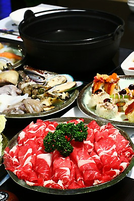 포토 JPG 그릇 접시 음식 조개 파슬리 육류 사람없음 소고기 해물요리 꽃게 게 냄비 해산물 오징어 롤 홍합 전복 낙지 샤브샤브 육수 미더덕 캘리포니아롤 해물샤브샤브 일본음식 국내포토 식기 채소 식재료 어패류 연체동물 갑각류 수중동물 초밥 솥 파일형식