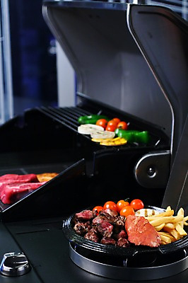 포토 JPG 그릇 접시 음식 방울토마토 서양음식 육류 스테이크 사람없음 아웃포커스 감자튀김 오븐 그릴 바비큐 구이 불판 국내포토 식기 토마토 식재료 주방용품 감자 촬영기법 가전제품 튀김 파일형식