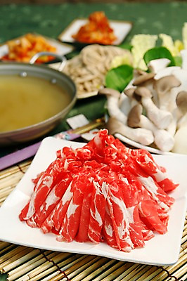 포토 JPG 그릇 접시 채소 김치 생고기 육류 사람없음 아웃포커스 버섯 소고기 냄비 대나무발 샤브샤브 칼국수 육수 일본음식 국내포토 식기 한식 음식 식재료 촬영기법 솥 국수 파일형식