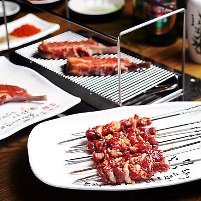 포토 JPG 그릇 접시 생고기 육류 사람없음 아웃포커스 소고기 꼬챙이 꼬치 그릴 구이 불판 꼬치구이 일본음식 국내포토 식기 음식 식재료 주방용품 촬영기법 파일형식