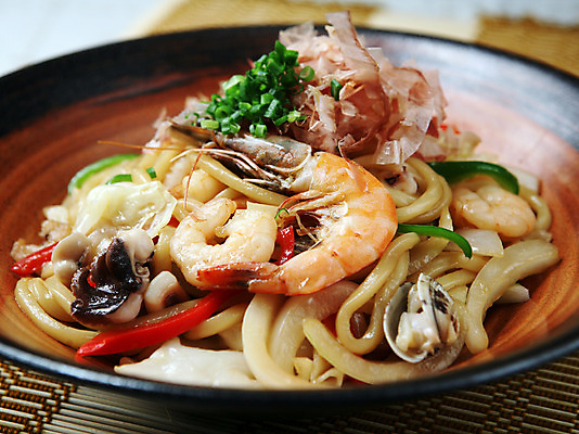 포토 JPG 그릇 접시 음식 조개 새우 근접촬영 사람없음 아웃포커스 해물요리 면류 면 해산물 우동 파 가츠오부시 볶음면 볶음우동 주꾸미 해물우동 일본음식 제철음식 국내포토 식기 뷰포인트 채소 식재료 어패류 연체동물 촬영기법 갑각류 수중동물 제철 파일형식