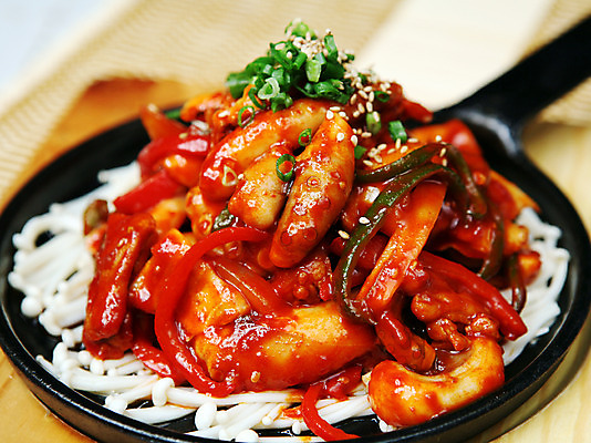 포토 JPG 음식 채소 근접촬영 사람없음 아웃포커스 버섯 해물요리 양념 프라이팬 해산물 볶음 팽이버섯 파 낙지 해물볶음 일본음식 국내포토 뷰포인트 주방용품 연체동물 촬영기법 수중동물 파일형식