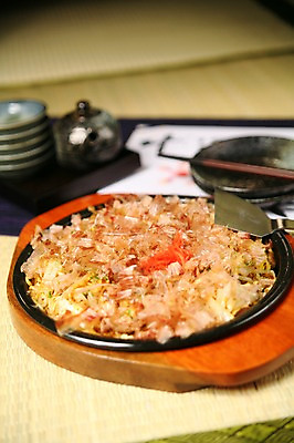 포토 JPG 그릇 접시 음식 젓가락 사람없음 아웃포커스 철판 가츠오부시 오코노미야끼 일본음식 국내포토 식기 식재료 촬영기법 수저 파일형식