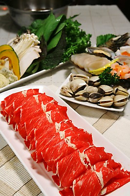 포토 JPG 그릇 접시 음식 채소 호박 조개 새우 육류 사람없음 아웃포커스 버섯 소고기 해물요리 해산물 만두 청경채 팽이버섯 샤브샤브 칼국수 해물샤브샤브 일본음식 국내포토 식기 한식 식재료 어패류 촬영기법 갑각류 국수 파일형식