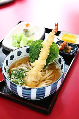 포토 JPG 그릇 접시 음식 김치 새우 쟁반 사람없음 아웃포커스 샐러드 튀김 대접 면류 면 단무지 깻잎 우동 롤 파 새우튀김 깻잎튀김 일본음식 국내포토 식기 한식 채소 촬영기법 갑각류 파일형식