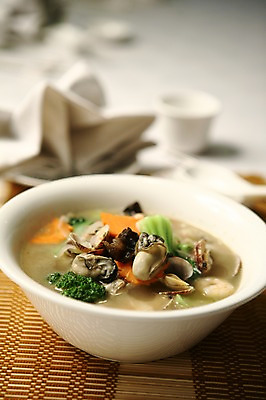 포토 JPG 그릇 음식 조개 새우 사람없음 아웃포커스 중식 당근 해물요리 굴 대접 브로콜리 해산물 청경채 굴짬뽕 국내포토 식기 채소 어패류 뿌리채소 촬영기법 갑각류 짬뽕 파일형식