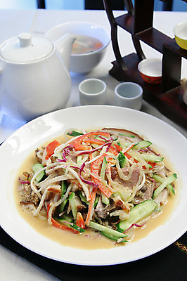 포토 JPG 그릇 접시 음식 채소 주전자 오이 잔 육류 사람없음 컵 중식 당근 찻잔 해파리 냉채 해파리냉채 국내포토 식기 식재료 주방용품 뿌리채소 자포동물 파일형식