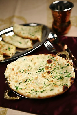 포토 JPG 그릇 접시 음식 빵 포크 잔 사람없음 아웃포커스 컵 숟가락 굽기 반죽 밀가루 인도음식 동남아음식 국내포토 식기 촬영기법 수저 가루 구이 동양음식 파일형식