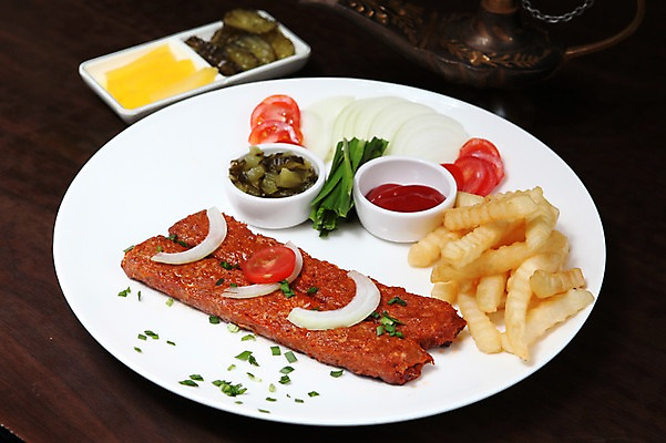 포토 JPG 그릇 접시 음식 채소 방울토마토 양파 패스트푸드 서양음식 육류 사람없음 장식 감자튀김 케첩 피클 단무지 부추 국내포토 식기 토마토 식재료 감자 튀김 소스_음식 인스턴트 절임 파일형식