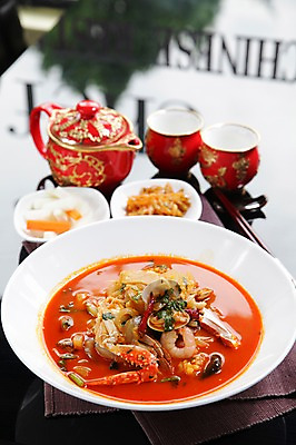 포토 JPG 그릇 접시 젓가락 주전자 조개 잔 새우 사람없음 아웃포커스 중식 해물요리 꽃게 짬뽕 해물짬뽕 국내포토 식기 음식 주방용품 어패류 촬영기법 수저 갑각류 게 해산물 파일형식